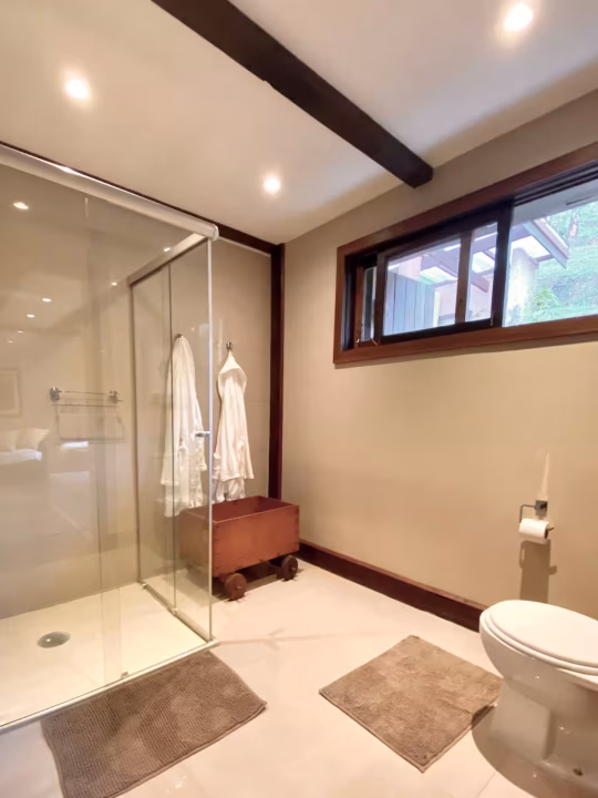 75b34aa87696ebf870b363e490200a3fc24556b4-1